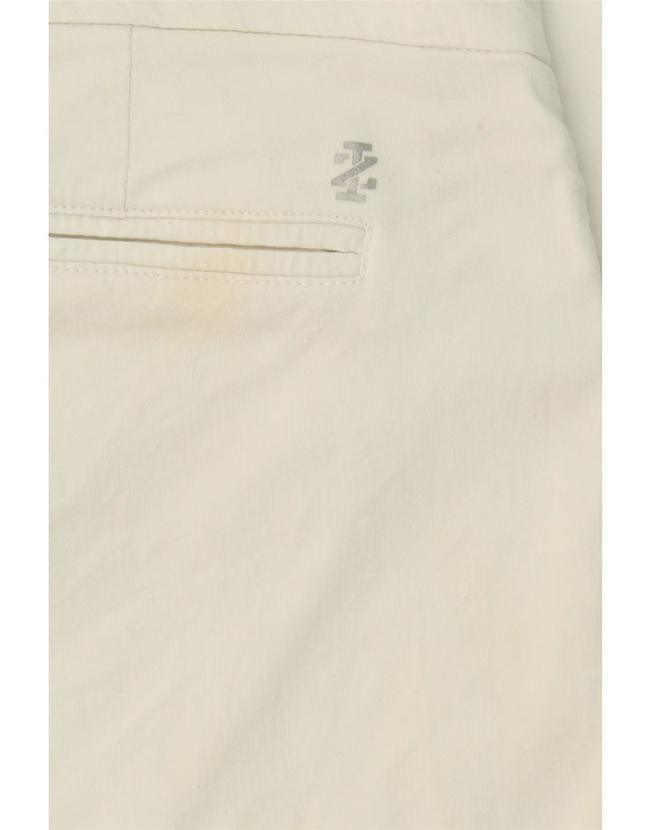 IZOD Womens Golf Bermuda Shorts US 6 Medium W32  White Vintage Izod and Second-Hand Izod from Messina Hembry 
