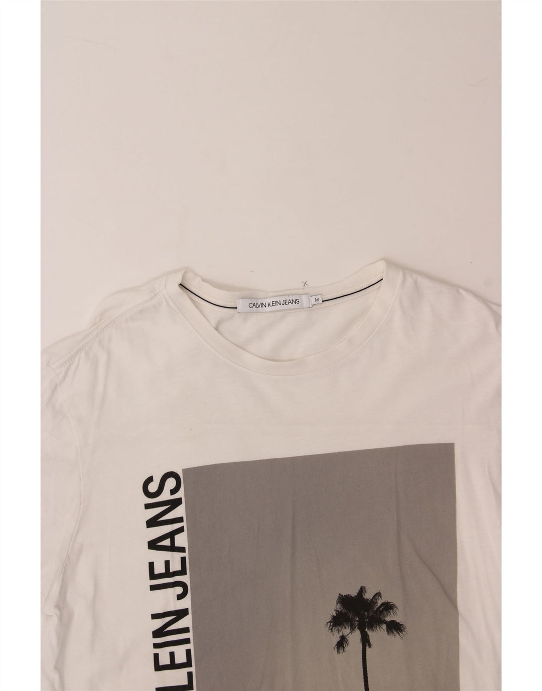 CALVIN KLEIN Mens Graphic T-Shirt Top Medium White Cotton Vintage Calvin Klein and Second-Hand Calvin Klein from Messina Hembry 