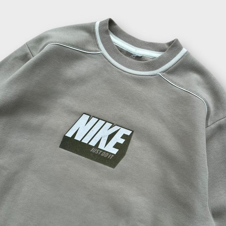 Vintage Nike sweatshirt - medium