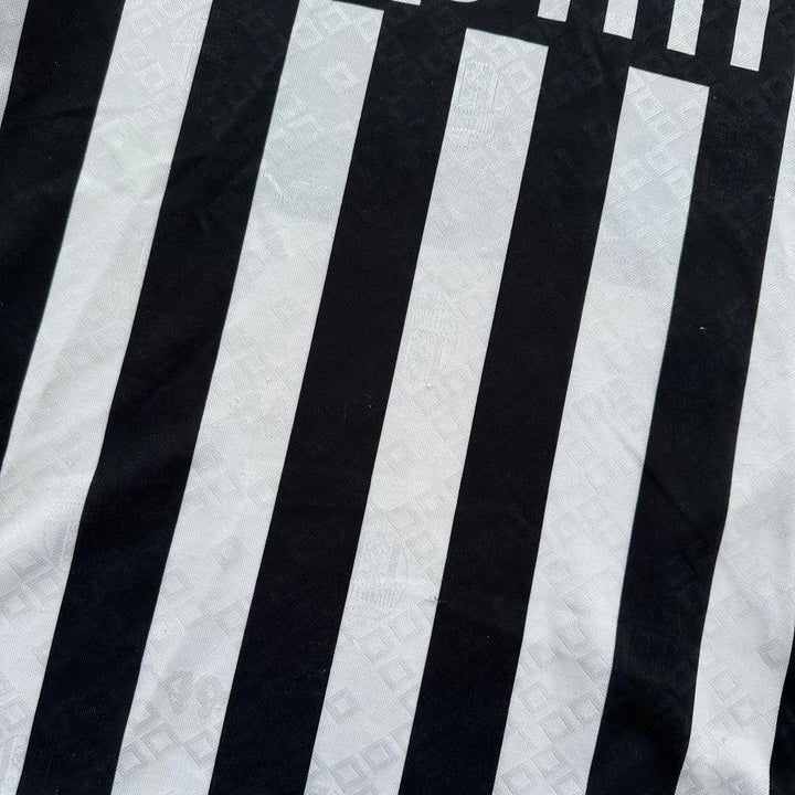 Vintage Juventus football shirt - XL