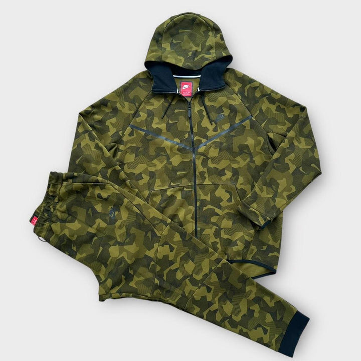 Nike tech fleece full tracksuit - XXL