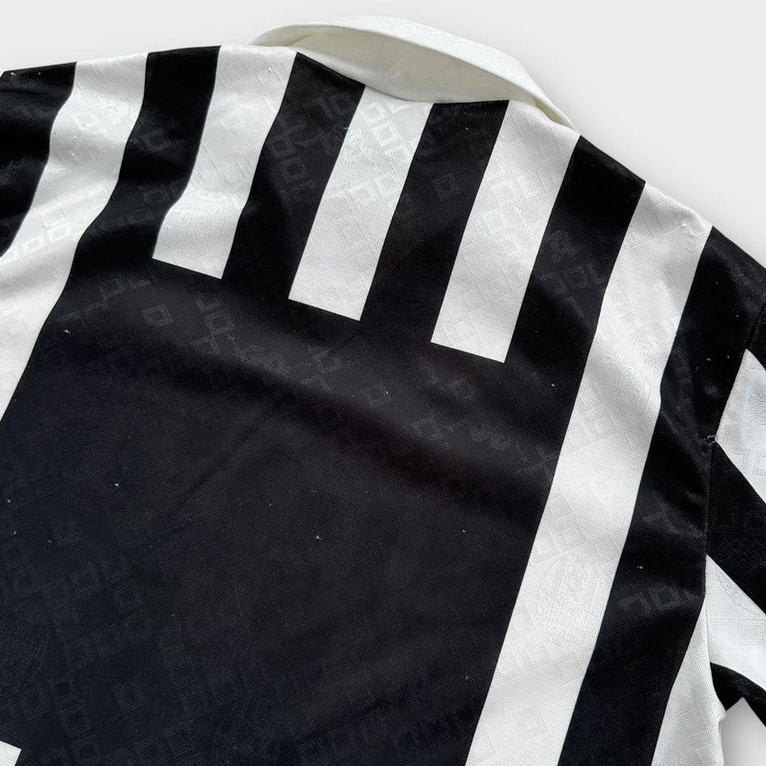 Vintage Juventus football shirt - XL