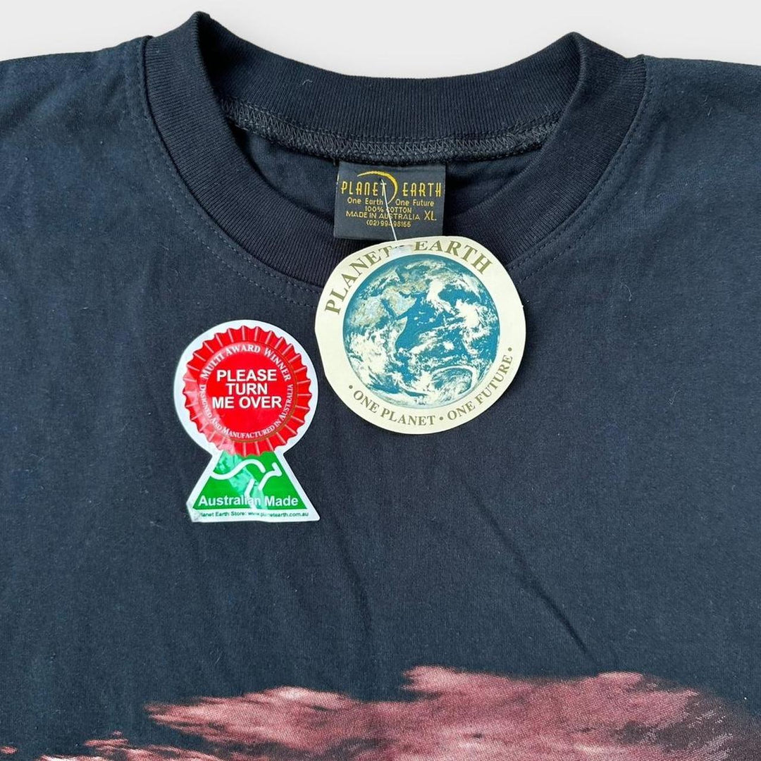 Planet earth kangaroo graphic tee - XL