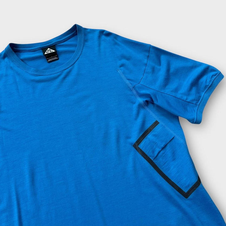 Nike ACG tee - large