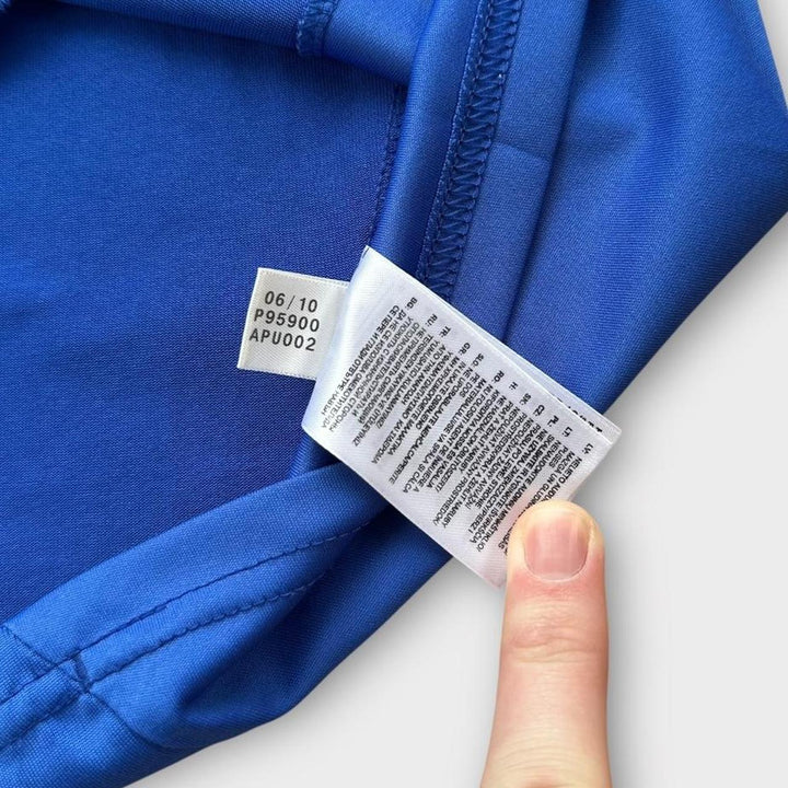 Chelsea football shirt - medium