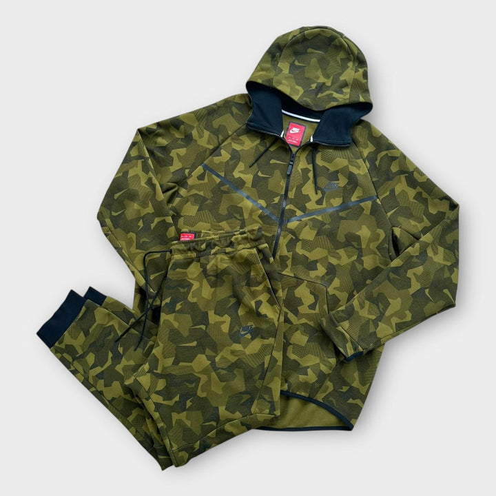 Nike tech fleece full tracksuit - XXL