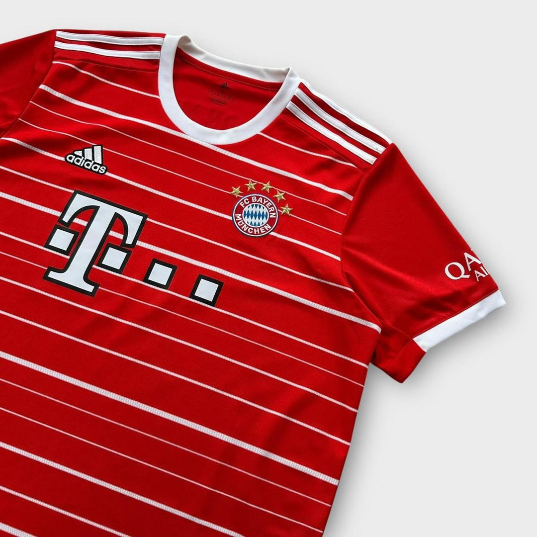 Bayern Munich football shirt - XL