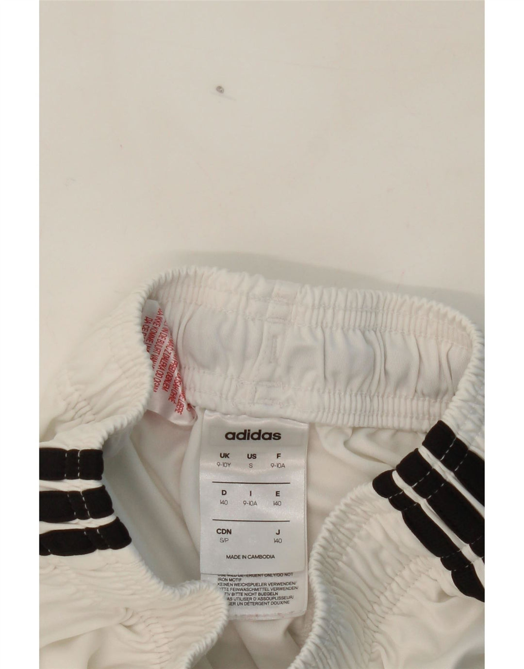 ADIDAS Boys Sport Shorts 9-10 Years White Polyester Vintage Adidas and Second-Hand Adidas from Messina Hembry 